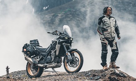 DAS UNBEKANNTE EROBERN