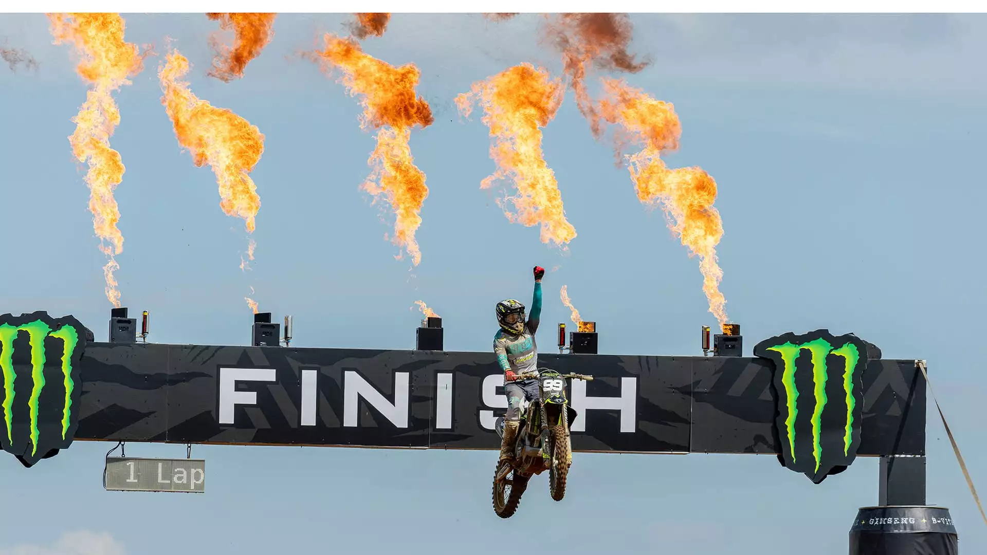 Doble victoria de Farrés y McLellan en el MXGP de Almonte