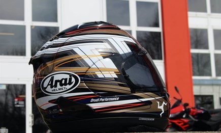 Arai Isle of Man TT Dekor 2026
