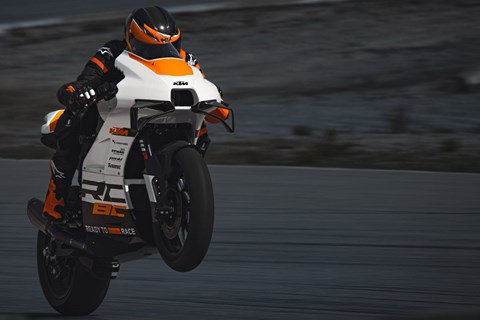 KTM GROUP-News: 2024 KTM RC 8C