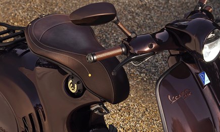 Vespa 946 Horse