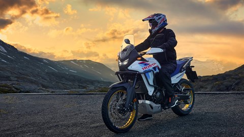 HONDA Transalp 750 mit E-Clutch, Modelljahr 2026 / bei Tempo-Zweirad-Treff GmbH in Nettetal-Kaldenkirchen