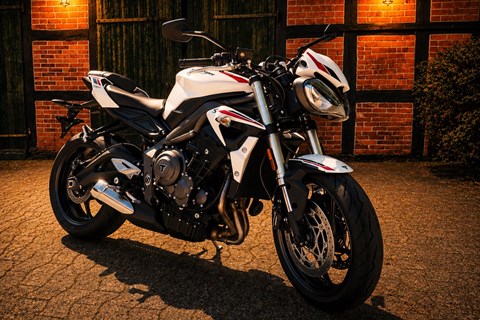 MP Motoshop - Marius Pröhl-News:  Triumph Street Triple S A2 I Nur 6.883 Km I 48 PS I Topzustand