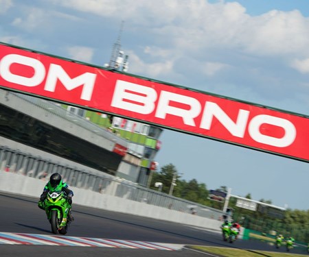 ZX-6R Cup Brno: Spannende Duelle und neue Sieger auf dem Traditionskurs von Brünn | Kawasaki