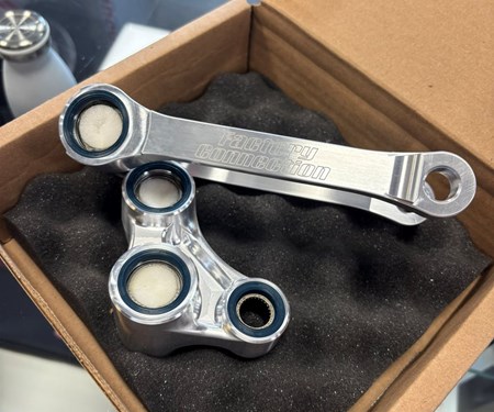 Händler für Factory Connection Umlenkung Ducati Desmo 450 MX/EDS