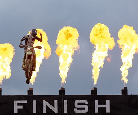 MX2 Kawasaki und Mathis Valin verlängern Vertrag