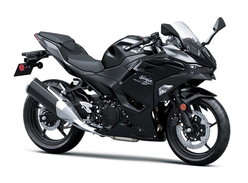 Kawasaki-NEWS Leistbares Racing ohne Kompromisse: Kawasaki Austria und der European Sport Bike Club setzen auf ein neues Motorsport-Konzept und ziehen eine erfolgreiche Halbzeit-Bilanz