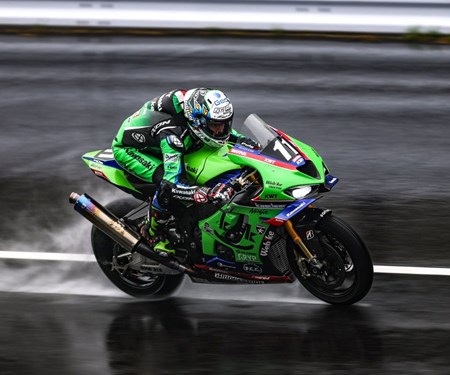 Kawasaki Webike Trickstar punktet bei den Suzuka 8 Hours | Kawasaki