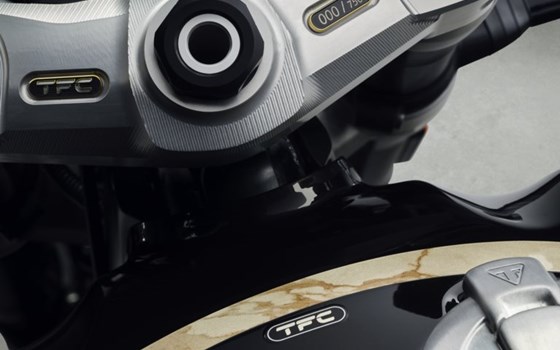 Brandneu: TRIUMPH Speed Twin 1200 TFC - Bild 10