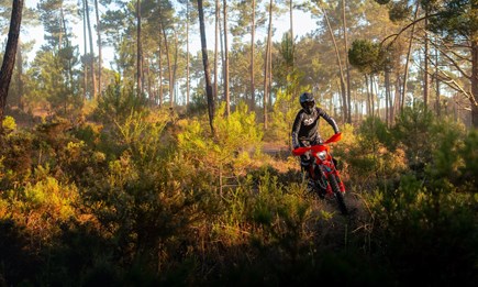 2027 KTM 350 EXC-F 6DAYS