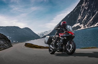 /newsbeitrag-die-neue-honda-cb1000gt-sport-trifft-touring-auf-hoechstem-niveau-541173