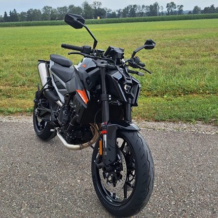 Die neue KTM Duke 790 2027 jetzt bei uns verfügbar  
Diese Woche ist die brand neue KTM 790 Duke bei uns eingetroffen und kann vor Ort besichtigt werden.