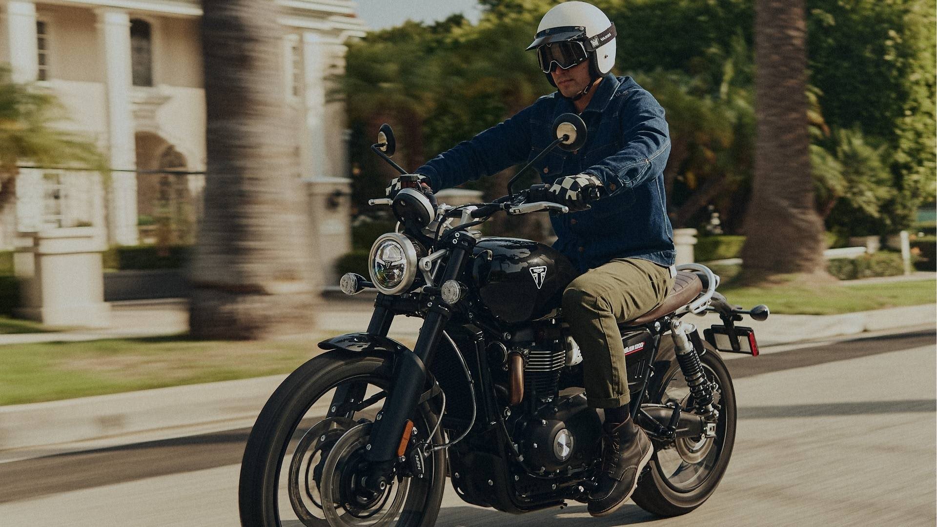 Denim, der mehr kann – auf und abseits des Motorrads
