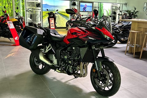 Tempo-Zweirad-Treff GmbH-News: Honda CB1000 GT Vorführer 14.08.2026 geliefert.