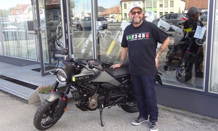 Motorradfahren ist mehr als nur ein Glücksgefühl. Es löst etwas in mir aus, das ich nicht in Worte fassen kann. 