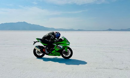 Ninja ZX-4RR in Bonneville: von Japan nach America…via Frankreich | Kawasaki
