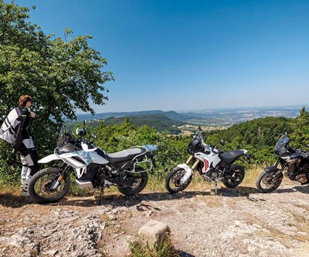 Ducati DesertX überzeugt im MOTORRAD Vergleichstest