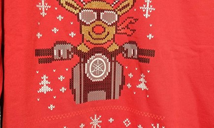 Yamaha Weihnachtspullover – das Weihnachtsgeschenk für Yamaha Fans