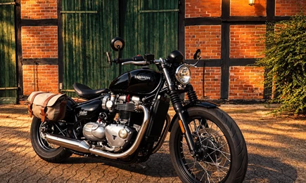  Triumph Bonneville Bobber 1200 | Vance & Hines | Rizoma | Hepco & Becker | Scheckheftgepflegt