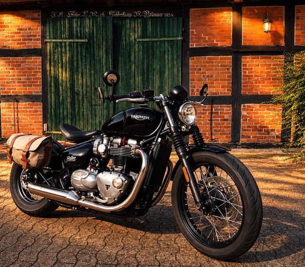 Triumph Bonneville Bobber 1200 | Vance & Hines | Rizoma | Hepco & Becker | Scheckheftgepflegt 
Zum Verkauf steht eine Triumph Bonneville Bobber aus 2. Hand in einem sehr gepflegten und scheckheftgepflegten Zustand. Das Motorrad wurde mit h ...