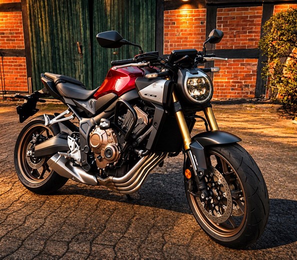  Honda CB650R RH16 | 1. Hand | Scheckheftgepflegt | MwSt. ausweisbar | Neuwertiger Zustand 
Das Motorrad wurde regelmäßig nach Herstellervorgaben gewartet und befindet sich in einem scheckheftgepflegten Zustand. Technisch wie optisch pr ...
