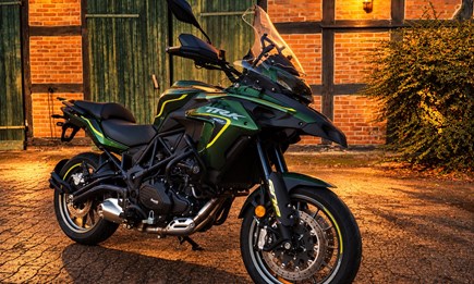 Benelli TRK 502 | 1. Hand | A2 / 35 kW | YSS-Fahrwerk | Top Zustand