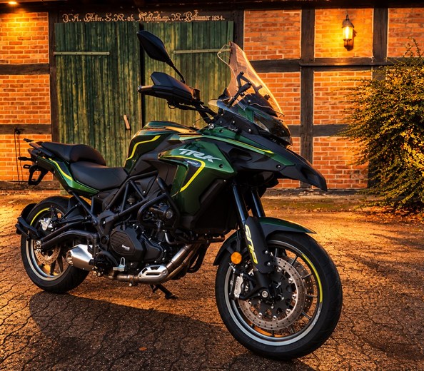 Benelli TRK 502 | 1. Hand | A2 / 35 kW | YSS-Fahrwerk | Top Zustand 
Zum Verkauf steht eine Benelli TRK 502 aus 1. Hand in einem hervorragenden und unfallfreien Zustand. Das Motorrad wurde regelmäßig nach Herstell ...