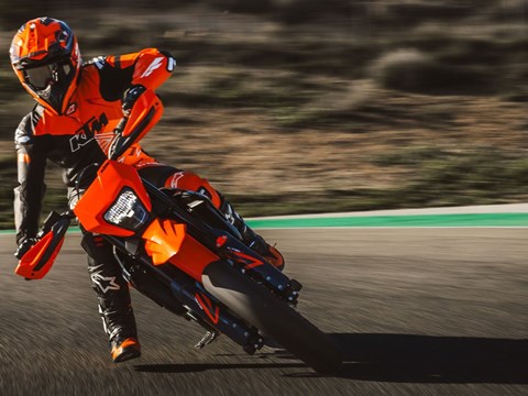 2027 KTM 690 SMC R