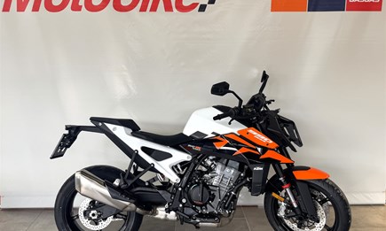 KTM 990 DUKE – The Punisher!