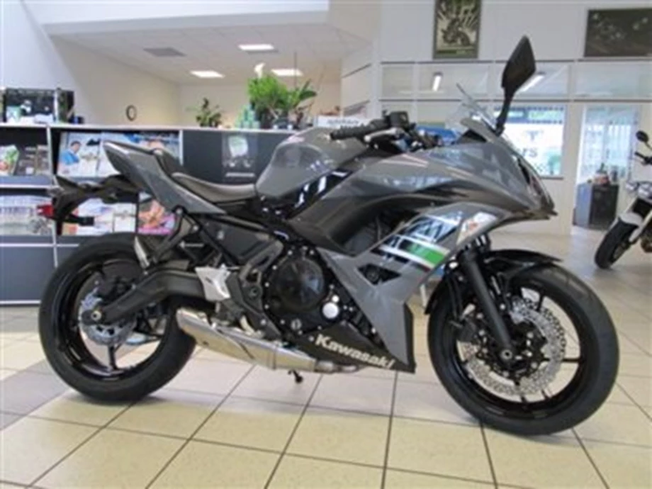 ACHTUNG:  2018er-Modelle und Gewinnspiel: 16.09.207  -  Septemberfest bei Kawasaki! Bild 10: ACHTUNG:  2018er-Modelle und Gewinnspiel: 16.09.207  -  Septemberfest bei Kawasaki!