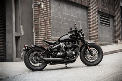 Die Bonneville Bobber Black - Düsterer, böser, kraftvoller!