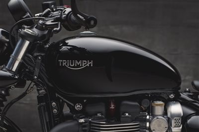 Die Bonneville Bobber Black - Düsterer, böser, kraftvoller!