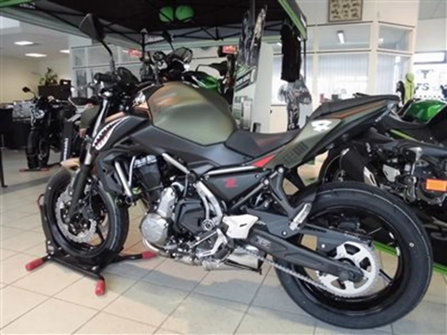 NOSE ART - Design für die neue Kawasaki Z 650 - 2018 Bild 3: NOSE ART - Design für die neue Kawasaki Z 650 - 2018