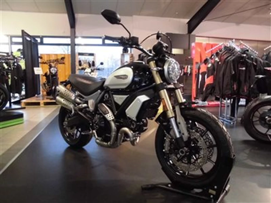 Desmo Christmas & Xmas-Day am 02.12.2017 Bild 2: Desmo Christmas & Xmas-Day am 02.12.2017