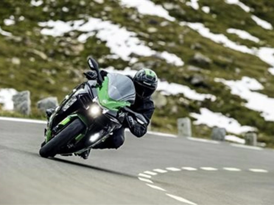 KAWASAKI-neues Kompressor-Modell 2018 am 07.11. Livestream Bild 3: KAWASAKI-neues Kompressor-Modell 2018 am 07.11. Livestream