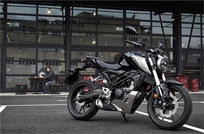 Honda Semmler - CB125R Neuheit 2018 Bild 7: Honda Semmler - CB125R Neuheit 2018