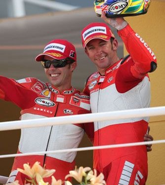 Bridgestone&Ducati beenden die Saison mit einem Doppelsieg Bridgestone&Ducati beenden die Saison mit einem Doppelsieg