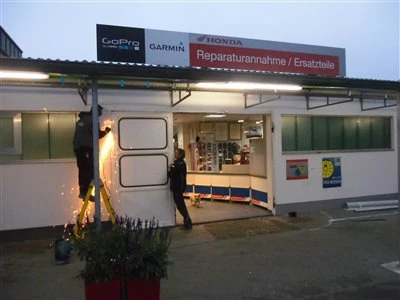 Honda Semmler - Eingangsbereich Werkstatt Bild 3: Honda Semmler - Eingangsbereich Werkstatt