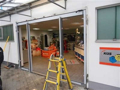 Honda Semmler - Eingangsbereich Werkstatt - Bild 4