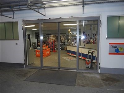 Honda Semmler - Eingangsbereich Werkstatt - Bild 7