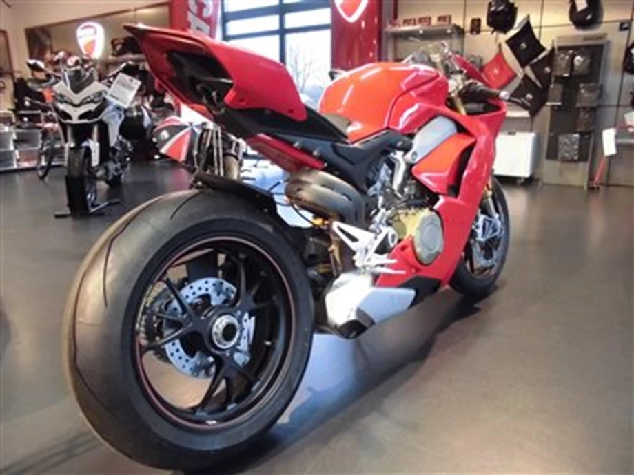 DUCATI Panigale V4 / S / SPECIALE ab SOFORT bei uns ! Bild 4: DUCATI Panigale V4 / S / SPECIALE ab SOFORT bei uns !
