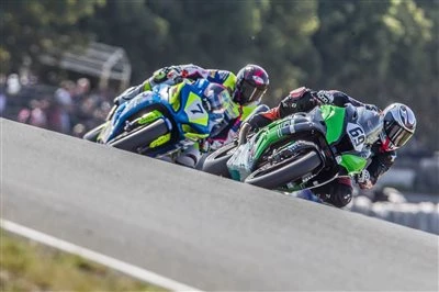 Lucy Glöckner sorgt für Jubelstimmung in der IDM-Topklasse Bild 3: Lucy Glöckner sorgt für Jubelstimmung in der IDM-Topklasse