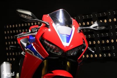 Die neue Honda Fireblade SP 1 & SP 2 auf der Intermot 2016 - Bild 4