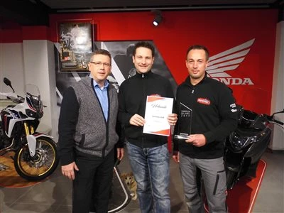 Honda Semmler - Auszeichnung von der Honda Bank GmbH Bild 1: Honda Semmler - Auszeichnung von der Honda Bank GmbH