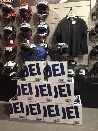 Honda Semmler - SHOEI NEOTEC II IST DA  Bild 1: Honda Semmler - SHOEI NEOTEC II IST DA