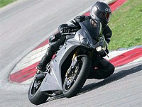 TRIUMPH DAYTONA 675 GEWINNT MASTERBIKE Test