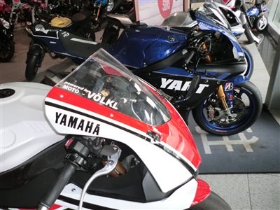 Werksmotorrrad  YART Team jetzt zur Ansicht bei uns !