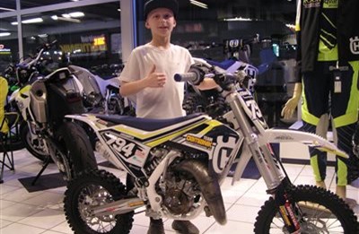 Elias und sein Bike sind startklar!