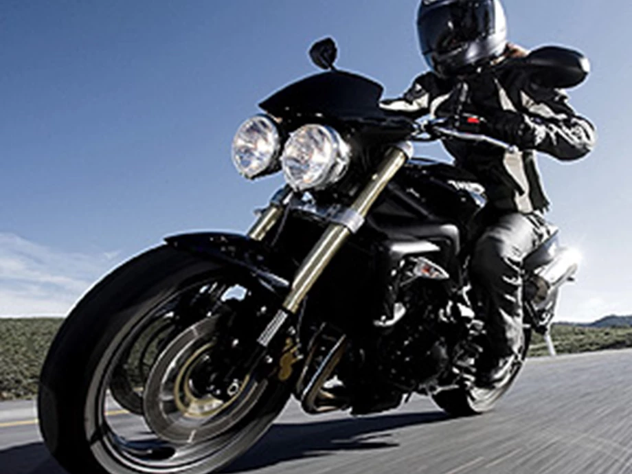 Pressestimmen zur TRIUMPH Street Triple 675  Bild 1: Pressestimmen zur TRIUMPH Street Triple 675