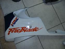 Honda CBR 900 96-98 Seitenverkleidung li.  (e8)